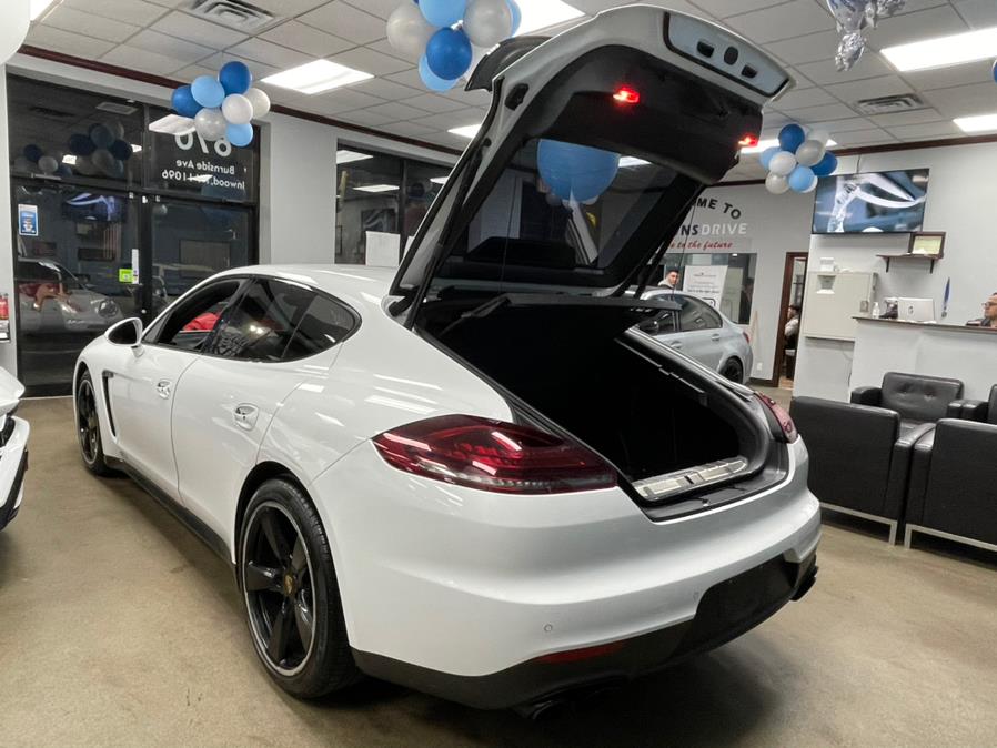 Used Porsche Panamera 4dr HB GTS 2016 | 5 Towns Drive. Inwood, New York Used Porsche Panamera 4dr HB GTS 2016 | 5 Towns Drive. Inwood, New York