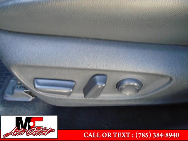 2022 Toyota Highlander XLE FWD (Natl), available for sale in Colby, Kansas | M C Auto Outlet Inc. Colby, Kansas 2022 Toyota Highlander XLE FWD (Natl), available for sale in Colby, Kansas | M C Auto Outlet Inc. Colby, Kansas