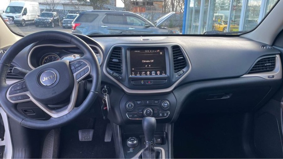 Used Jeep Cherokee Latitude 2017 | Sunrise of Elmont. Elmont, New York Used Jeep Cherokee Latitude 2017 | Sunrise of Elmont. Elmont, New York