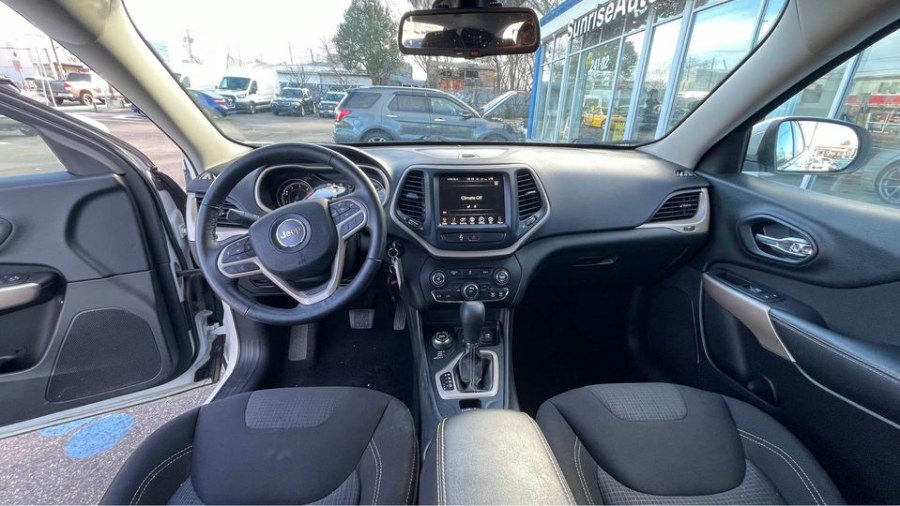Used Jeep Cherokee Latitude 2017 | Sunrise of Elmont. Elmont, New York Used Jeep Cherokee Latitude 2017 | Sunrise of Elmont. Elmont, New York