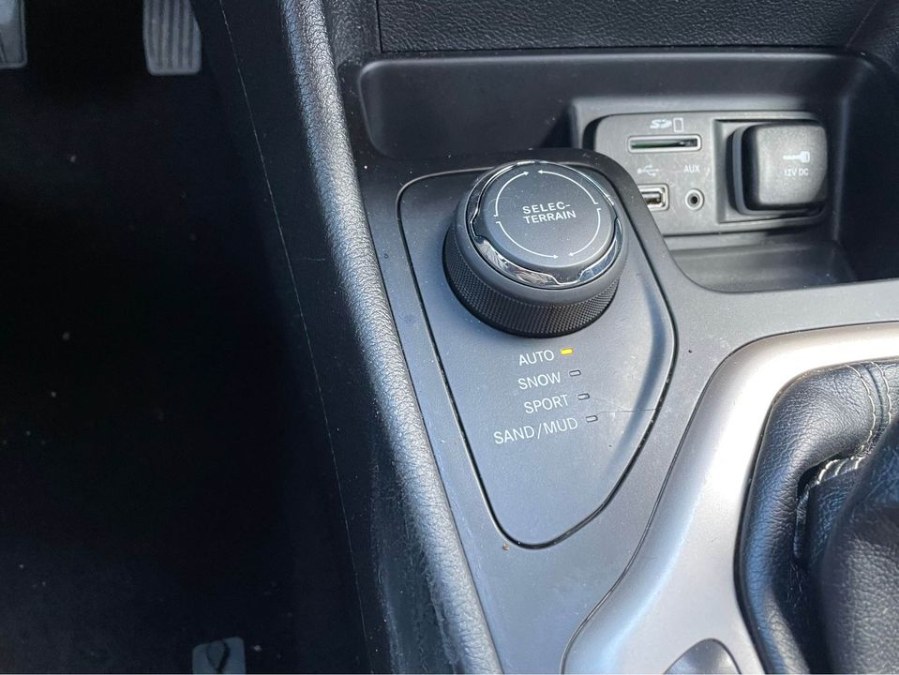 Used Jeep Cherokee Latitude 2017 | Sunrise of Elmont. Elmont, New York Used Jeep Cherokee Latitude 2017 | Sunrise of Elmont. Elmont, New York