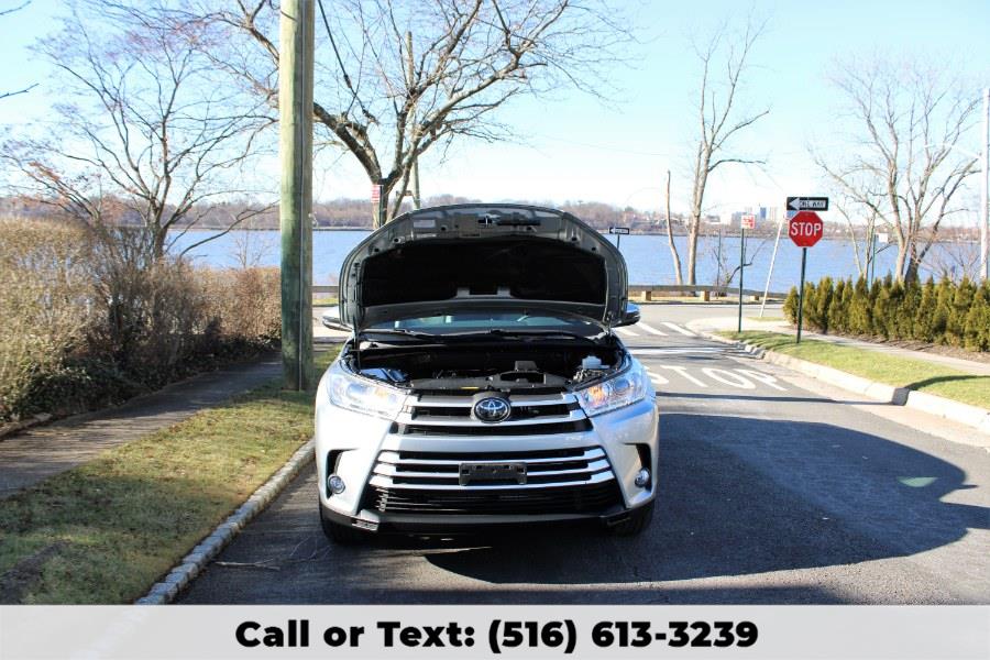 2019 Toyota Highlander XLE V6 AWD, available for sale in Great Neck, New York | Great Neck Car Buyers & Sellers. Great Neck, New York 2019 Toyota Highlander XLE V6 AWD, available for sale in Great Neck, New York | Great Neck Car Buyers & Sellers. Great Neck, New York