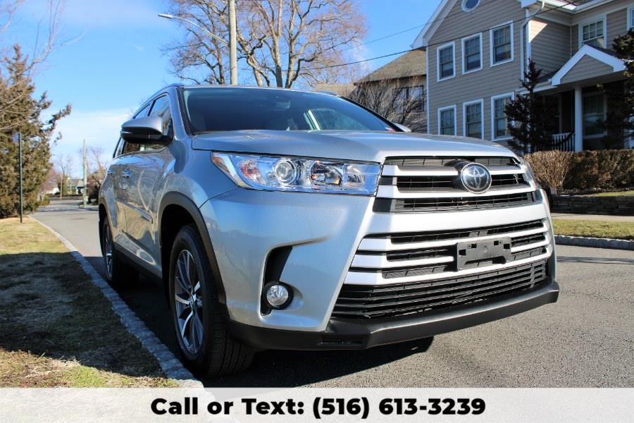 2019 Toyota Highlander XLE V6 AWD, available for sale in Great Neck, New York | Great Neck Car Buyers & Sellers. Great Neck, New York 2019 Toyota Highlander XLE V6 AWD, available for sale in Great Neck, New York | Great Neck Car Buyers & Sellers. Great Neck, New York