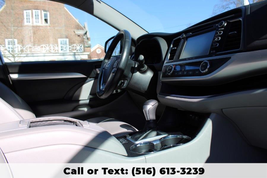 2019 Toyota Highlander XLE V6 AWD, available for sale in Great Neck, New York | Great Neck Car Buyers & Sellers. Great Neck, New York 2019 Toyota Highlander XLE V6 AWD, available for sale in Great Neck, New York | Great Neck Car Buyers & Sellers. Great Neck, New York