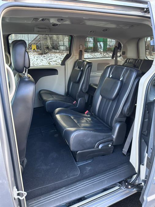 2014 Chrysler Town & Country 4dr Wgn Touring, available for sale in Revere, Massachusetts | Wonderland Auto. Revere, Massachusetts