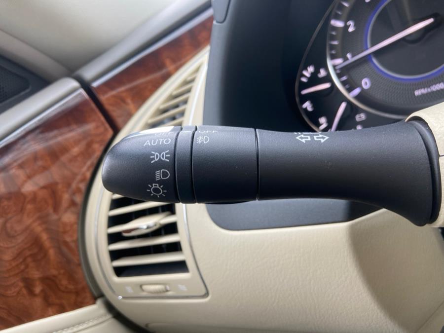 2016 INFINITI QX80 4WD 4dr, available for sale in Newark, New Jersey | Champion Used Auto Sales LLC. Newark, New Jersey 2016 INFINITI QX80 4WD 4dr, available for sale in Newark, New Jersey | Champion Used Auto Sales LLC. Newark, New Jersey