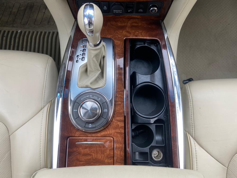 2016 INFINITI QX80 4WD 4dr, available for sale in Newark, New Jersey | Champion Used Auto Sales LLC. Newark, New Jersey 2016 INFINITI QX80 4WD 4dr, available for sale in Newark, New Jersey | Champion Used Auto Sales LLC. Newark, New Jersey