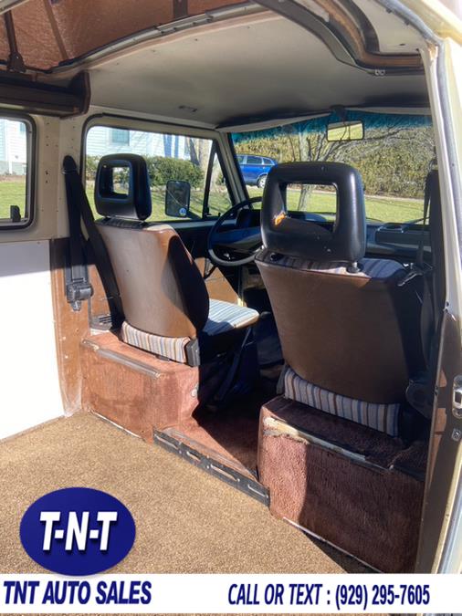 1982 Volkswagen Vanagon/Campmobile Bus, available for sale in Bronx, New York | TNT Auto Sales USA inc. Bronx, New York 1982 Volkswagen Vanagon/Campmobile Bus, available for sale in Bronx, New York | TNT Auto Sales USA inc. Bronx, New York