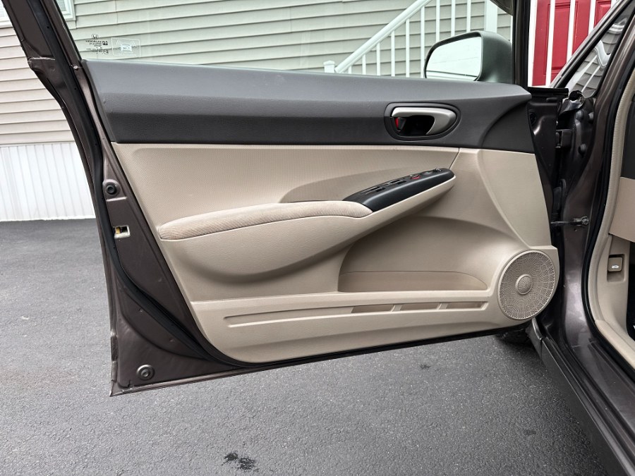 2009 Honda Civic Sdn 4dr Auto LX, available for sale in Paterson, New Jersey | DZ Automall. Paterson, New Jersey 2009 Honda Civic Sdn 4dr Auto LX, available for sale in Paterson, New Jersey | DZ Automall. Paterson, New Jersey