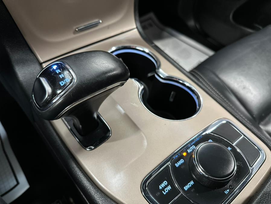 2015 Jeep Grand Cherokee Limited 4WD 4dr Limited, available for sale in Hollis, New York | Jamaica 26 Motors. Hollis, New York 2015 Jeep Grand Cherokee Limited 4WD 4dr Limited, available for sale in Hollis, New York | Jamaica 26 Motors. Hollis, New York