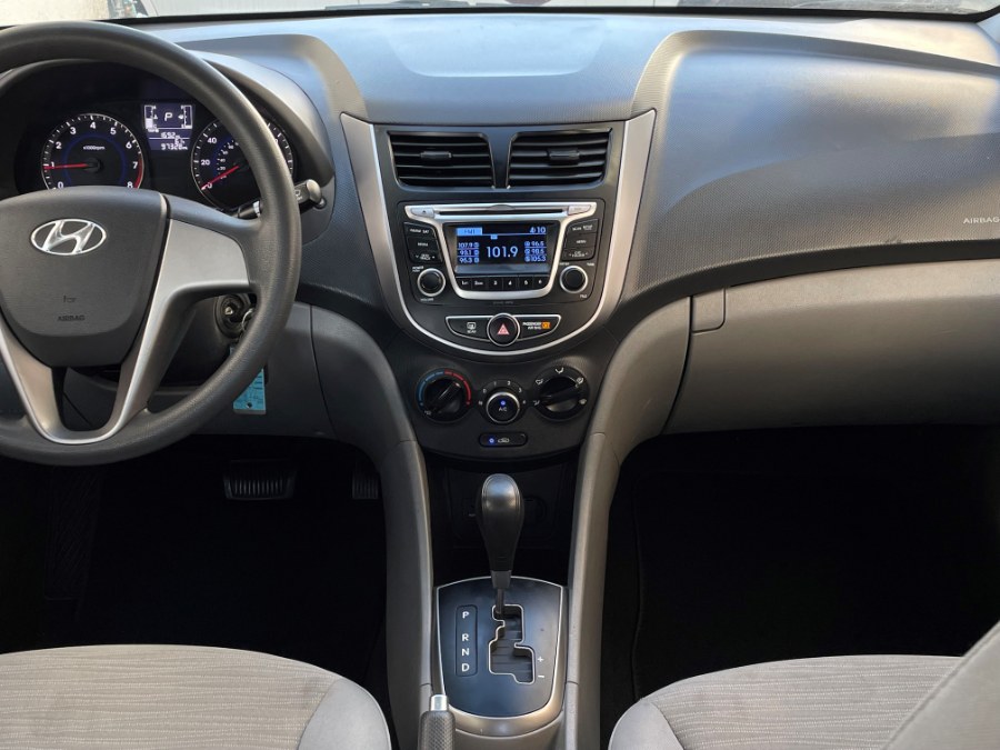 2017 Hyundai Accent SE Sedan Auto, available for sale in Corona, California | Green Light Auto. Corona, California 2017 Hyundai Accent SE Sedan Auto, available for sale in Corona, California | Green Light Auto. Corona, California
