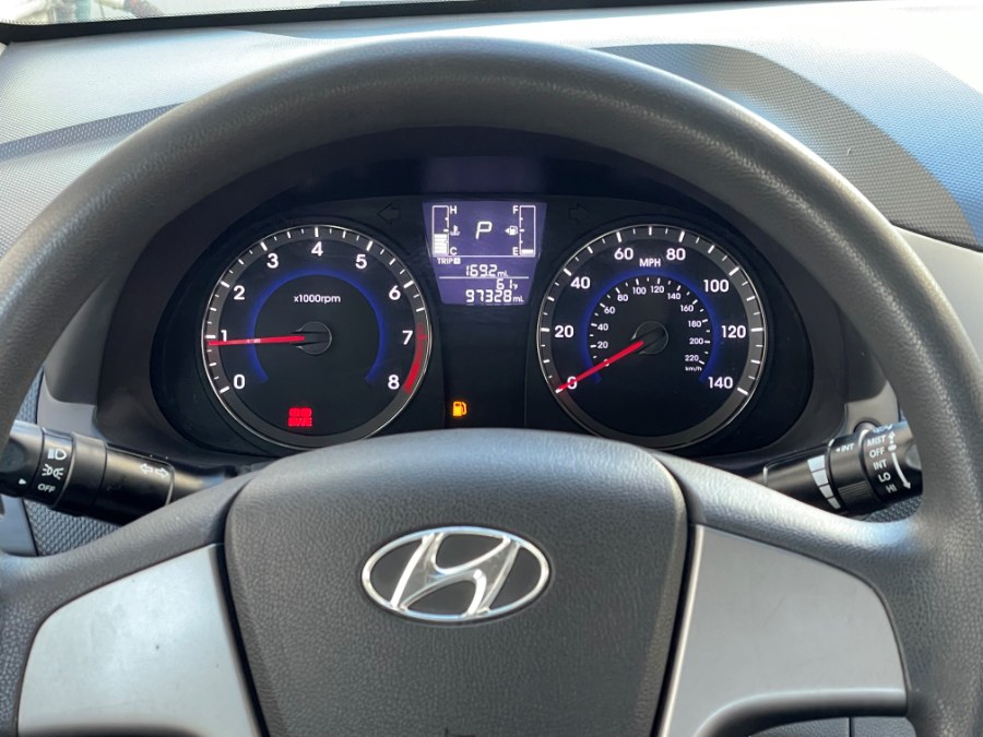 2017 Hyundai Accent SE Sedan Auto, available for sale in Corona, California | Green Light Auto. Corona, California 2017 Hyundai Accent SE Sedan Auto, available for sale in Corona, California | Green Light Auto. Corona, California