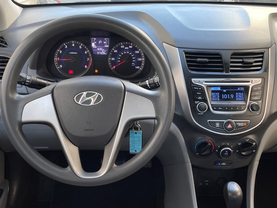 2017 Hyundai Accent SE Sedan Auto, available for sale in Corona, California | Green Light Auto. Corona, California 2017 Hyundai Accent SE Sedan Auto, available for sale in Corona, California | Green Light Auto. Corona, California