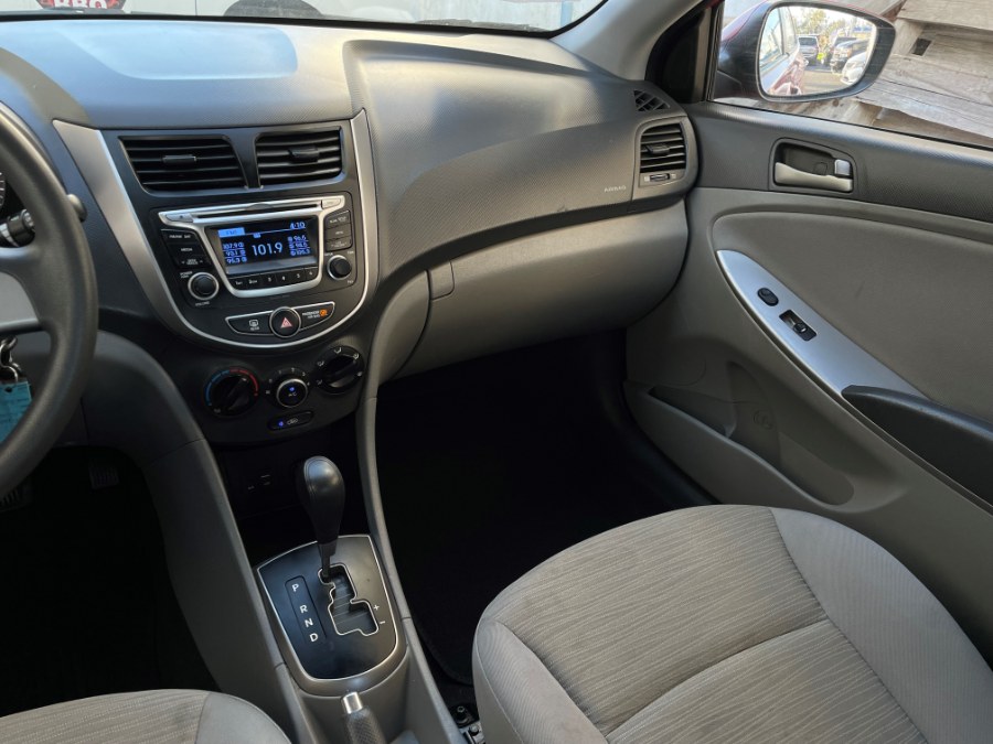 2017 Hyundai Accent SE Sedan Auto, available for sale in Corona, California | Green Light Auto. Corona, California 2017 Hyundai Accent SE Sedan Auto, available for sale in Corona, California | Green Light Auto. Corona, California
