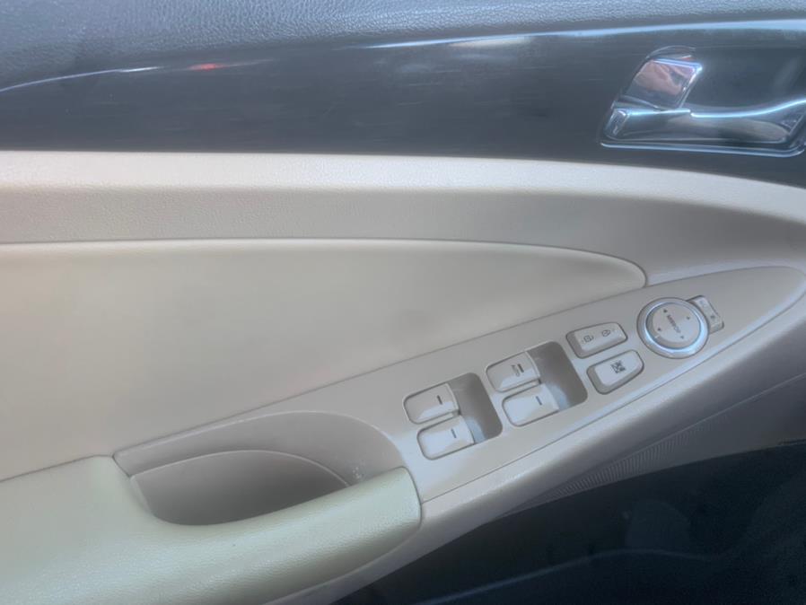 2014 Hyundai Sonata 4dr Sdn 2.4L Auto Limited PZEV, available for sale in Taunton, Massachusetts | Rt 138 Auto Center Inc . Taunton, Massachusetts 2014 Hyundai Sonata 4dr Sdn 2.4L Auto Limited PZEV, available for sale in Taunton, Massachusetts | Rt 138 Auto Center Inc . Taunton, Massachusetts