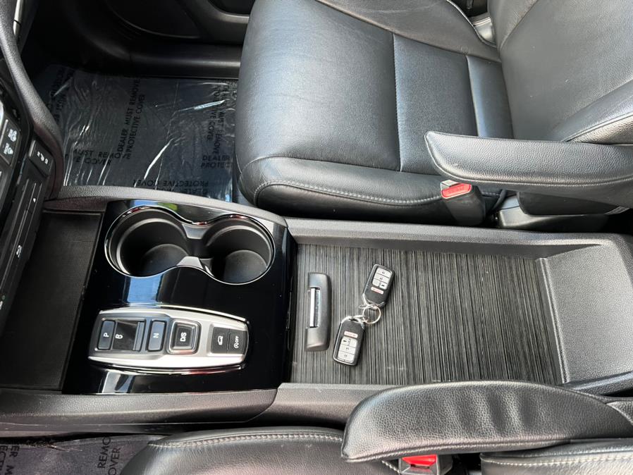 2018 Honda Pilot Touring AWD, available for sale in Berlin, Connecticut | Tru Auto Mall. Berlin, Connecticut 2018 Honda Pilot Touring AWD, available for sale in Berlin, Connecticut | Tru Auto Mall. Berlin, Connecticut