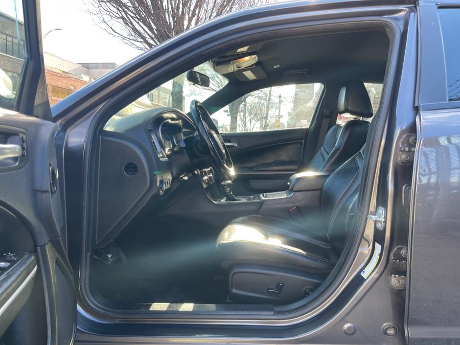 2019 Dodge Charger SXT RWD, available for sale in Newark, New Jersey | Champion Used Auto Sales LLC. Newark, New Jersey 2019 Dodge Charger SXT RWD, available for sale in Newark, New Jersey | Champion Used Auto Sales LLC. Newark, New Jersey