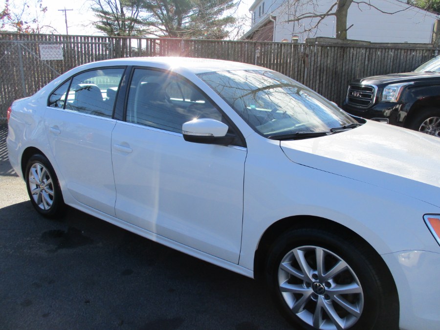 2014 Volkswagen Jetta Sedan 4dr Auto SE PZEV, available for sale in West Babylon, New York | New Gen Auto Group. West Babylon, New York 2014 Volkswagen Jetta Sedan 4dr Auto SE PZEV, available for sale in West Babylon, New York | New Gen Auto Group. West Babylon, New York