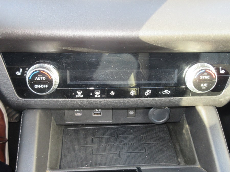 2022 Mitsubishi Outlander SE Launch Edition FWD, available for sale in Linden, New Jersey | Route 27 Auto Mall. Linden, New Jersey 2022 Mitsubishi Outlander SE Launch Edition FWD, available for sale in Linden, New Jersey | Route 27 Auto Mall. Linden, New Jersey