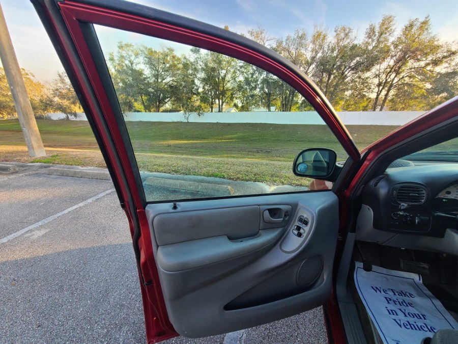 2005 Dodge Caravan 4dr SXT, available for sale in Longwood, Florida | Majestic Autos Inc.. Longwood, Florida 2005 Dodge Caravan 4dr SXT, available for sale in Longwood, Florida | Majestic Autos Inc.. Longwood, Florida