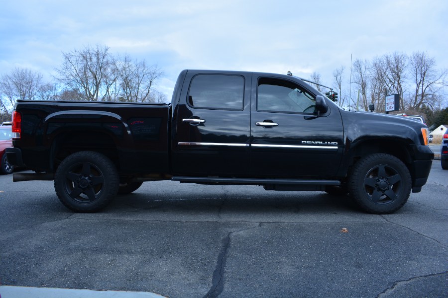 2014 GMC Sierra 2500HD 4WD Crew Cab 153.7" Denali, available for sale in ENFIELD, Connecticut | Longmeadow Motor Cars. ENFIELD, Connecticut