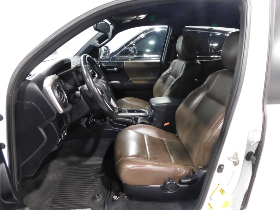 2017 Toyota Tacoma Limited Double Cab 5'' Bed V6 4x4 AT (Natl), available for sale in Lodi, New Jersey | Auto Gallery. Lodi, New Jersey 2017 Toyota Tacoma Limited Double Cab 5'' Bed V6 4x4 AT (Natl), available for sale in Lodi, New Jersey | Auto Gallery. Lodi, New Jersey