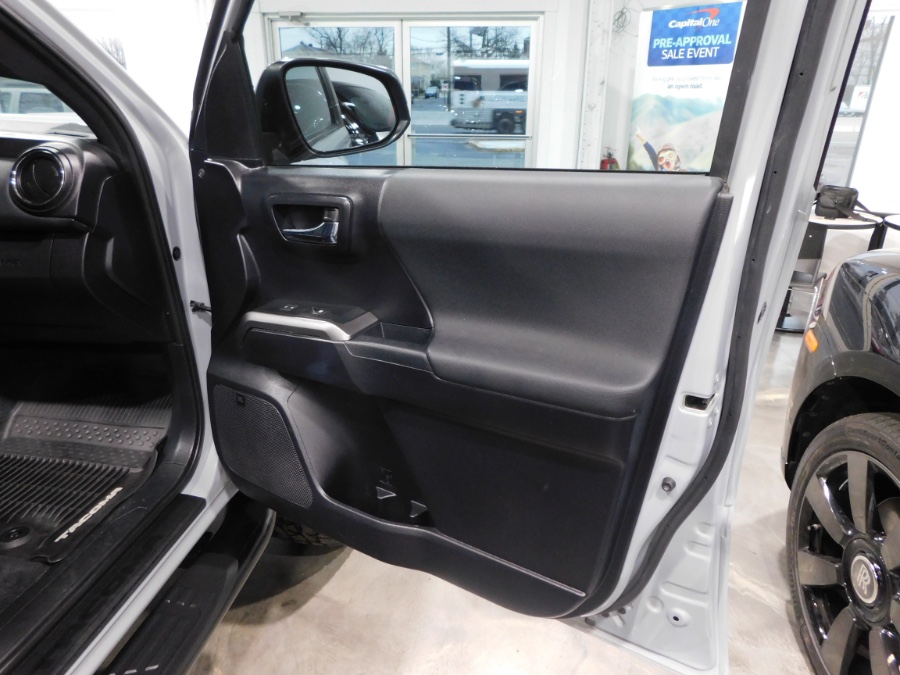 2019 Toyota Tacoma 4WD TRD Sport Double Cab 5'' Bed V6 AT (Natl), available for sale in Lodi, New Jersey | Auto Gallery. Lodi, New Jersey 2019 Toyota Tacoma 4WD TRD Sport Double Cab 5'' Bed V6 AT (Natl), available for sale in Lodi, New Jersey | Auto Gallery. Lodi, New Jersey