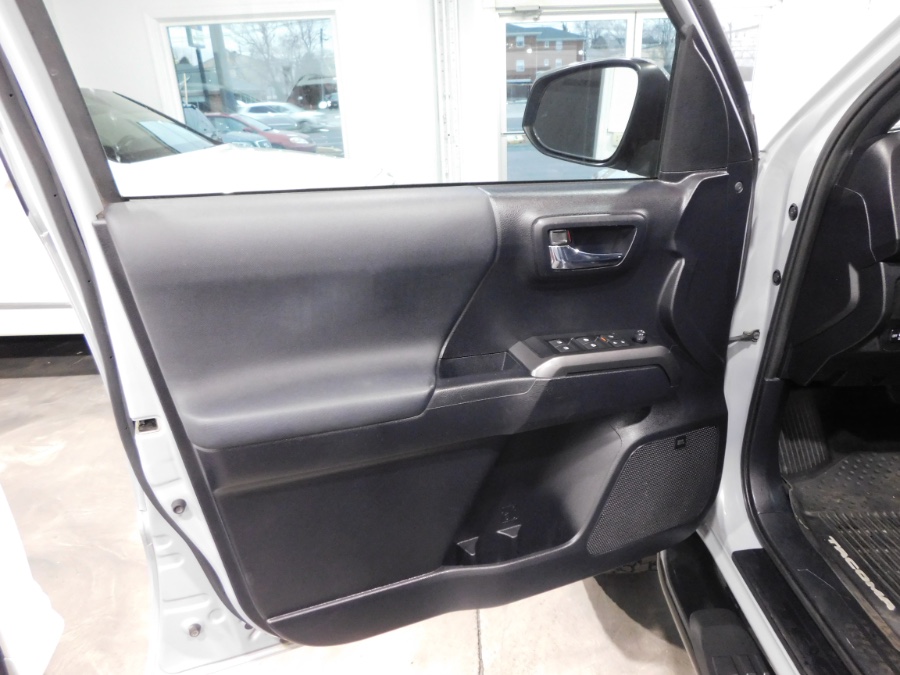 2019 Toyota Tacoma 4WD TRD Sport Double Cab 5'' Bed V6 AT (Natl), available for sale in Lodi, New Jersey | Auto Gallery. Lodi, New Jersey 2019 Toyota Tacoma 4WD TRD Sport Double Cab 5'' Bed V6 AT (Natl), available for sale in Lodi, New Jersey | Auto Gallery. Lodi, New Jersey