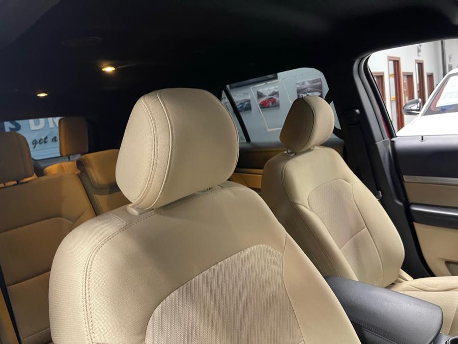 Used Ford Explorer Base FWD 2017 | 5 Towns Drive. Inwood, New York Used Ford Explorer Base FWD 2017 | 5 Towns Drive. Inwood, New York