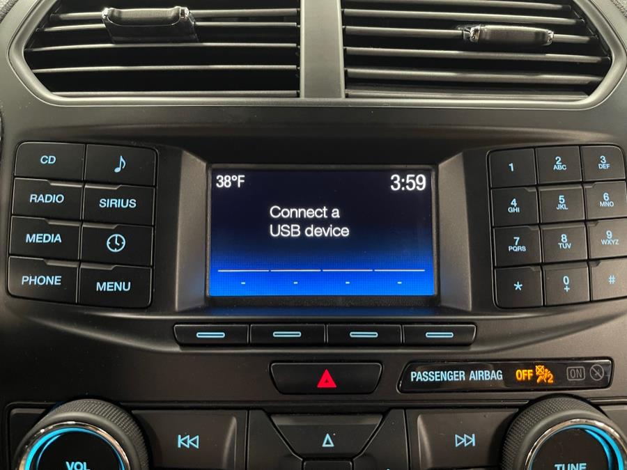 Used Ford Explorer Base FWD 2017 | 5 Towns Drive. Inwood, New York Used Ford Explorer Base FWD 2017 | 5 Towns Drive. Inwood, New York