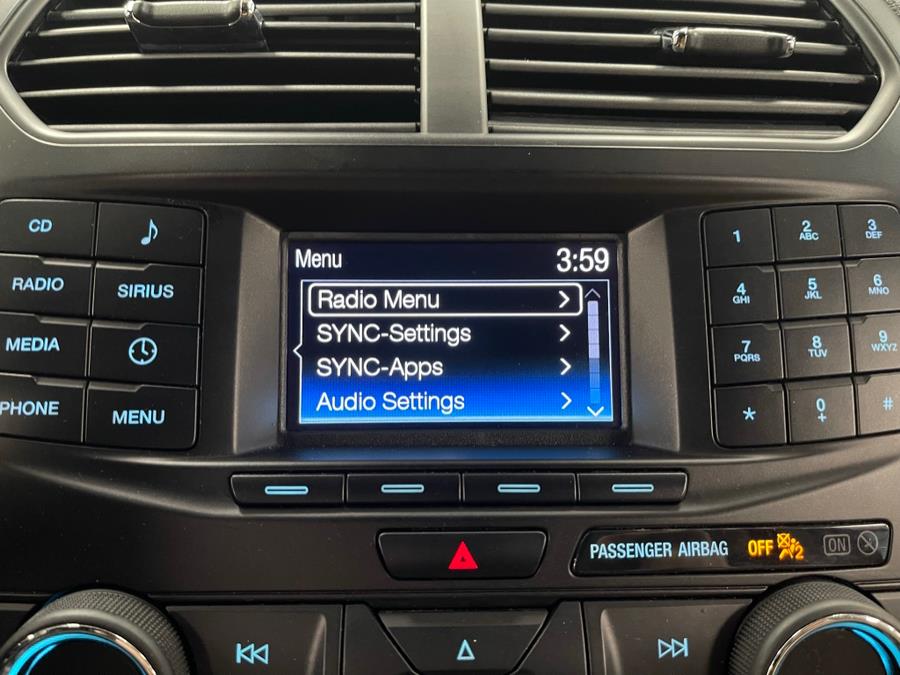Used Ford Explorer Base FWD 2017 | 5 Towns Drive. Inwood, New York Used Ford Explorer Base FWD 2017 | 5 Towns Drive. Inwood, New York