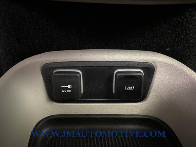 2019 Chrysler Pacifica Touring L FWD, available for sale in Naugatuck, Connecticut | J&M Automotive Sls&Svc LLC. Naugatuck, Connecticut 2019 Chrysler Pacifica Touring L FWD, available for sale in Naugatuck, Connecticut | J&M Automotive Sls&Svc LLC. Naugatuck, Connecticut