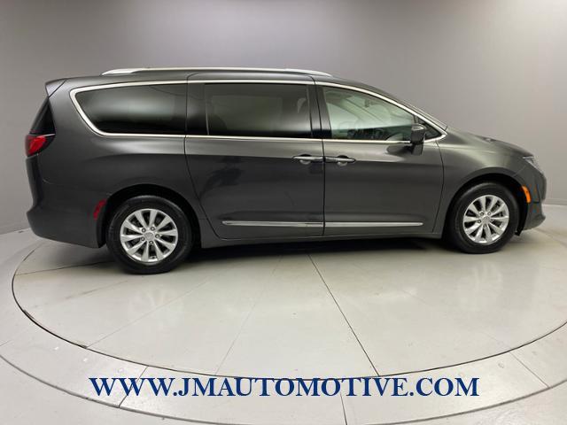2019 Chrysler Pacifica Touring L FWD, available for sale in Naugatuck, Connecticut | J&M Automotive Sls&Svc LLC. Naugatuck, Connecticut 2019 Chrysler Pacifica Touring L FWD, available for sale in Naugatuck, Connecticut | J&M Automotive Sls&Svc LLC. Naugatuck, Connecticut