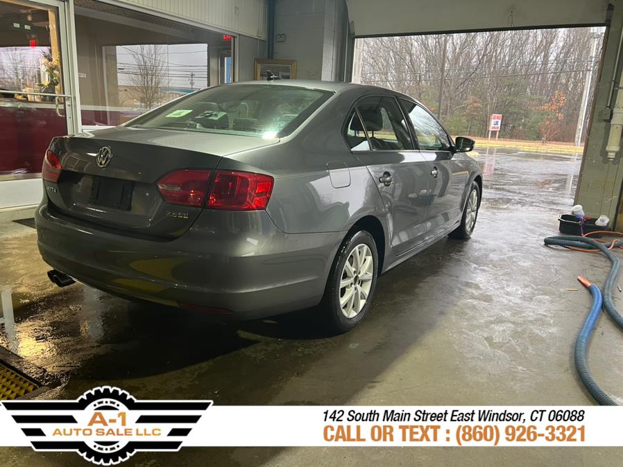 2011 Volkswagen Jetta Sedan 4dr Auto SE w/Convenience & Sunroof PZEV, available for sale in East Windsor, Connecticut | A1 Auto Sale LLC. East Windsor, Connecticut 2011 Volkswagen Jetta Sedan 4dr Auto SE w/Convenience & Sunroof PZEV, available for sale in East Windsor, Connecticut | A1 Auto Sale LLC. East Windsor, Connecticut