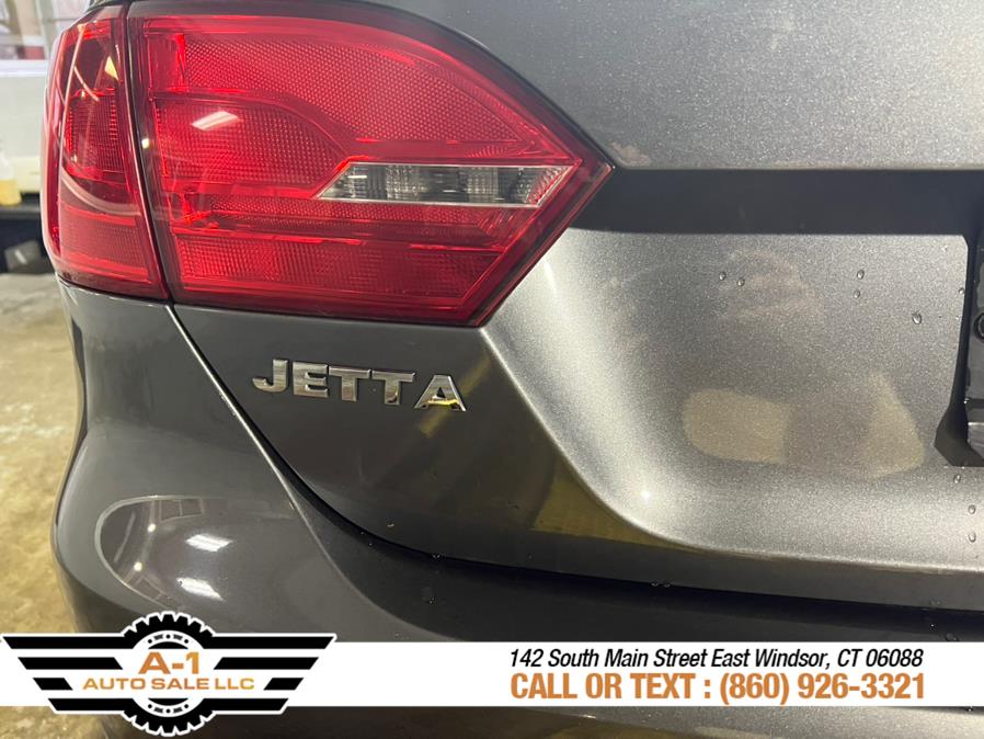 2011 Volkswagen Jetta Sedan 4dr Auto SE w/Convenience & Sunroof PZEV, available for sale in East Windsor, Connecticut | A1 Auto Sale LLC. East Windsor, Connecticut 2011 Volkswagen Jetta Sedan 4dr Auto SE w/Convenience & Sunroof PZEV, available for sale in East Windsor, Connecticut | A1 Auto Sale LLC. East Windsor, Connecticut