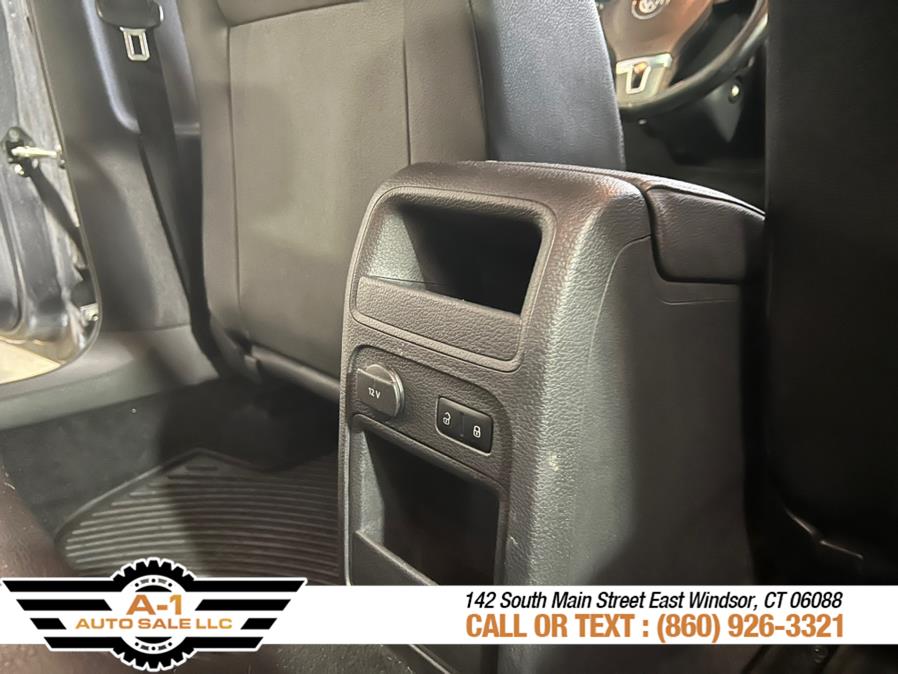 2011 Volkswagen Jetta Sedan 4dr Auto SE w/Convenience & Sunroof PZEV, available for sale in East Windsor, Connecticut | A1 Auto Sale LLC. East Windsor, Connecticut 2011 Volkswagen Jetta Sedan 4dr Auto SE w/Convenience & Sunroof PZEV, available for sale in East Windsor, Connecticut | A1 Auto Sale LLC. East Windsor, Connecticut