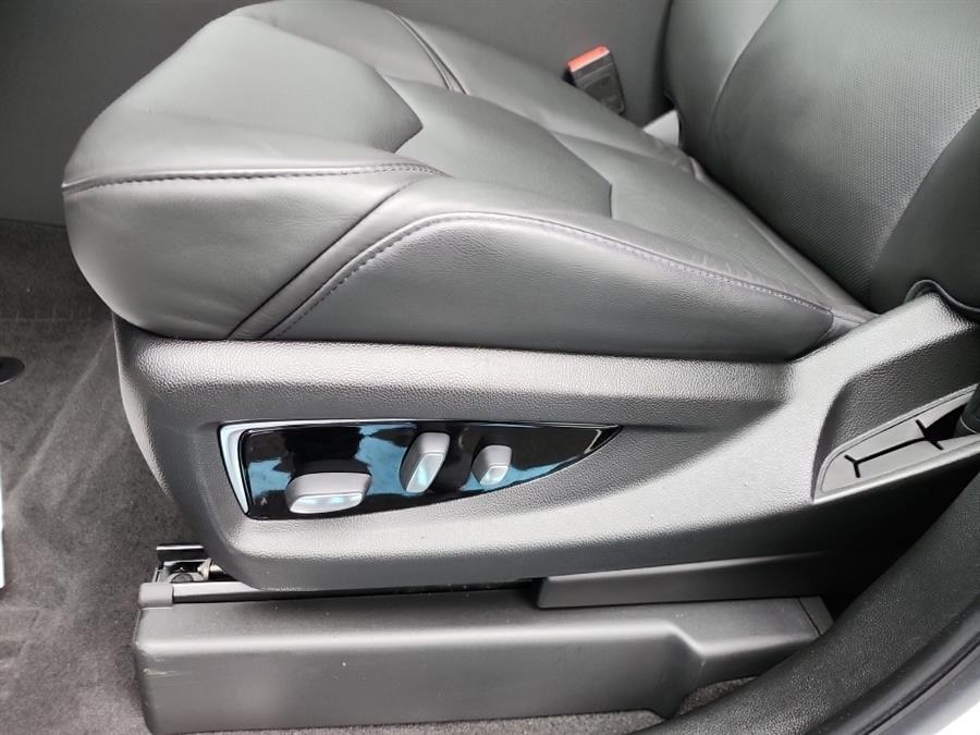 Used Cadillac Escalade 4WD 4dr Luxury 2020 | L.I. Auto Gallery. Islip, New York Used Cadillac Escalade 4WD 4dr Luxury 2020 | L.I. Auto Gallery. Islip, New York