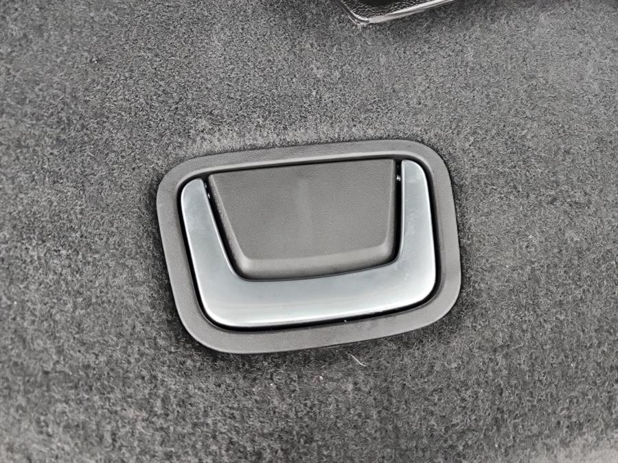 Used Cadillac Escalade 4WD 4dr Luxury 2020 | L.I. Auto Gallery. Islip, New York Used Cadillac Escalade 4WD 4dr Luxury 2020 | L.I. Auto Gallery. Islip, New York