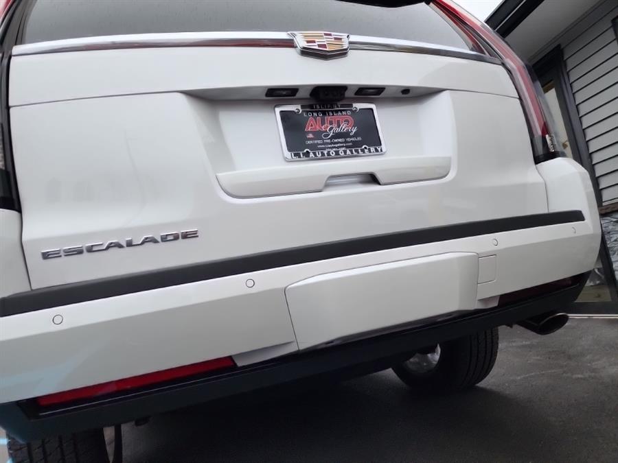 Used Cadillac Escalade 4WD 4dr Luxury 2020 | L.I. Auto Gallery. Islip, New York Used Cadillac Escalade 4WD 4dr Luxury 2020 | L.I. Auto Gallery. Islip, New York