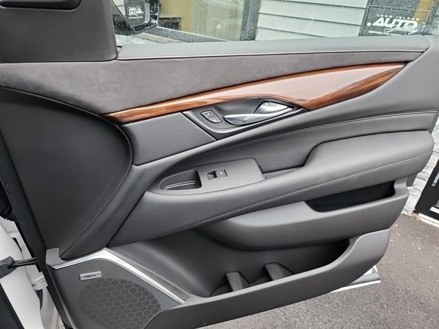 Used Cadillac Escalade 4WD 4dr Luxury 2020 | L.I. Auto Gallery. Islip, New York Used Cadillac Escalade 4WD 4dr Luxury 2020 | L.I. Auto Gallery. Islip, New York
