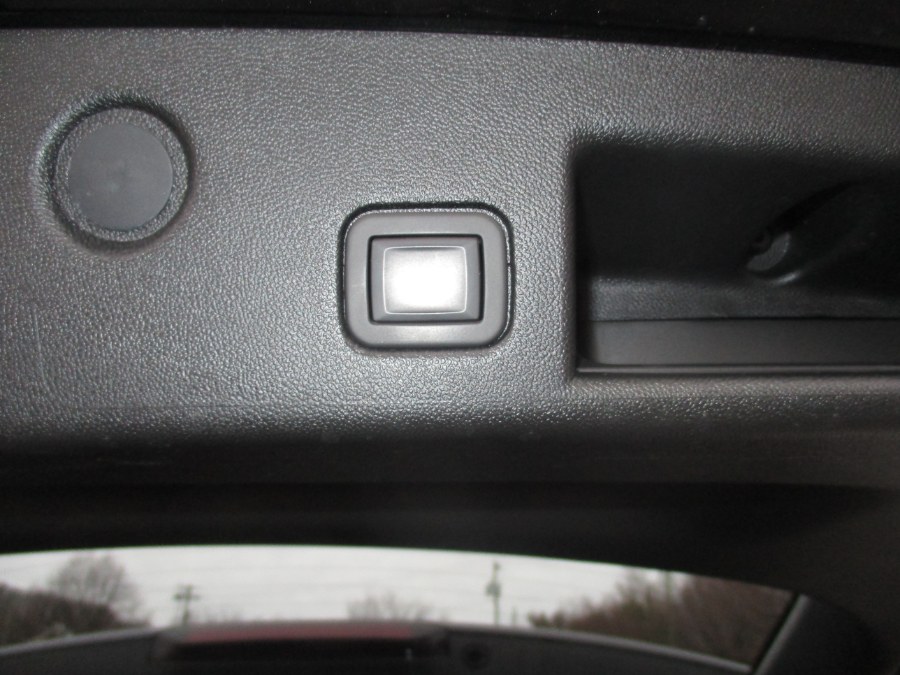 2020 Chevrolet Equinox AWD 4dr LT w/1LT, available for sale in New Britain, Connecticut | Universal Motors LLC. New Britain, Connecticut 2020 Chevrolet Equinox AWD 4dr LT w/1LT, available for sale in New Britain, Connecticut | Universal Motors LLC. New Britain, Connecticut