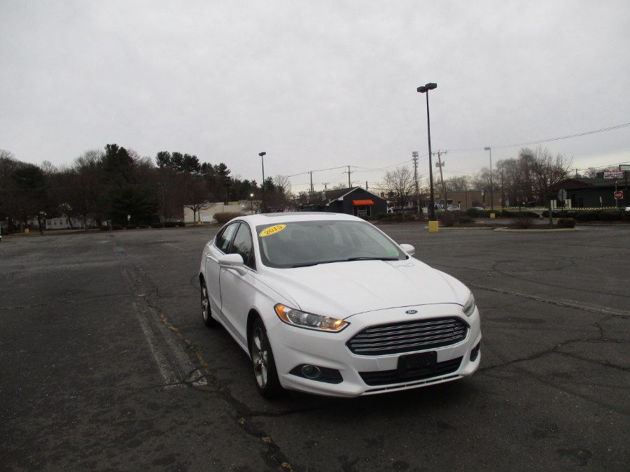 2015 Ford Fusion 4dr Sdn SE FWD, available for sale in New Britain, Connecticut | Universal Motors LLC. New Britain, Connecticut 2015 Ford Fusion 4dr Sdn SE FWD, available for sale in New Britain, Connecticut | Universal Motors LLC. New Britain, Connecticut