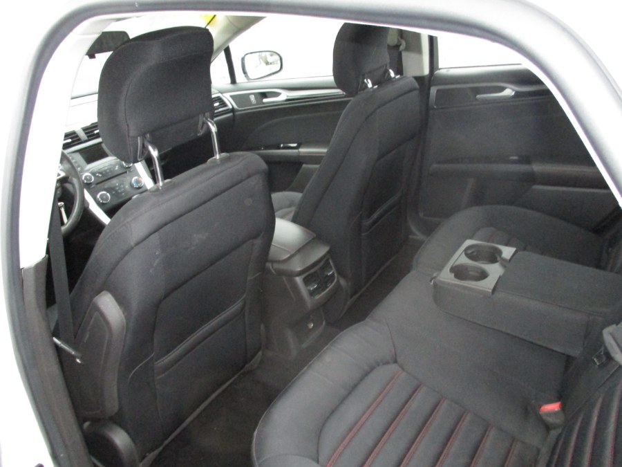 2015 Ford Fusion 4dr Sdn SE FWD, available for sale in New Britain, Connecticut | Universal Motors LLC. New Britain, Connecticut 2015 Ford Fusion 4dr Sdn SE FWD, available for sale in New Britain, Connecticut | Universal Motors LLC. New Britain, Connecticut