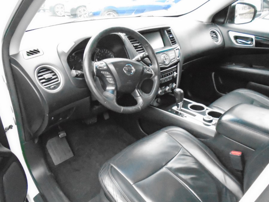 2016 Nissan Pathfinder SV / SL, available for sale in Waterbury, Connecticut | Jim Juliani Motors. Waterbury, Connecticut