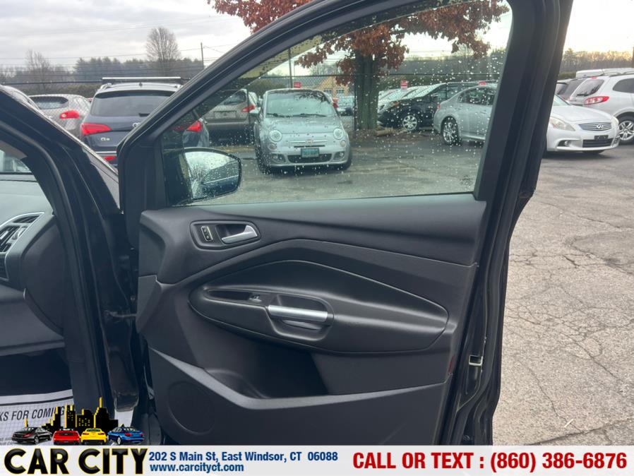 2013 Ford Escape 4WD 4dr Titanium, available for sale in East Windsor, Connecticut | Car City LLC. East Windsor, Connecticut 2013 Ford Escape 4WD 4dr Titanium, available for sale in East Windsor, Connecticut | Car City LLC. East Windsor, Connecticut