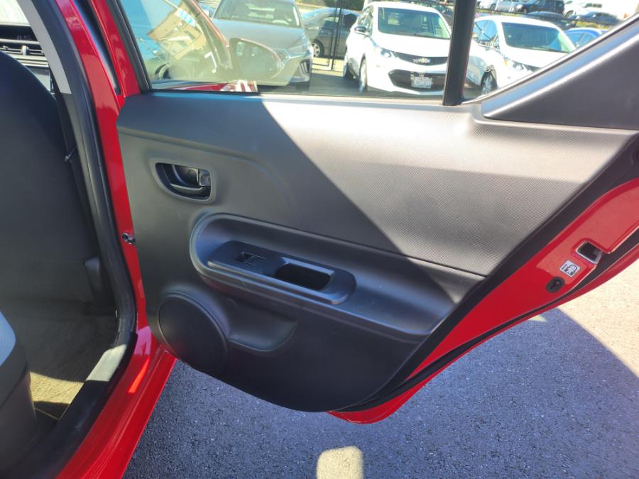 Used Toyota Prius c One 2015 | Green Light Auto Wholesale. Daly City, California Used Toyota Prius c One 2015 | Green Light Auto Wholesale. Daly City, California