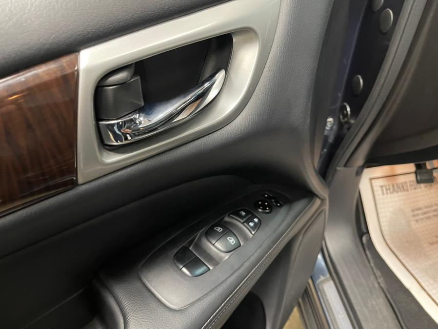 Used Nissan Pathfinder 4WD 4dr Platinum 2016 | 5 Towns Drive. Inwood, New York Used Nissan Pathfinder 4WD 4dr Platinum 2016 | 5 Towns Drive. Inwood, New York