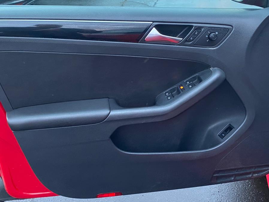 2015 Volkswagen Jetta Sedan 4dr Auto 1.8T SE PZEV, available for sale in Canton, Connecticut | Lava Motors 2 Inc. Canton, Connecticut 2015 Volkswagen Jetta Sedan 4dr Auto 1.8T SE PZEV, available for sale in Canton, Connecticut | Lava Motors 2 Inc. Canton, Connecticut