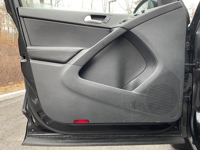 2013 Volkswagen Tiguan SE, available for sale in Brookfield, Connecticut | Blasius Federal Road. Brookfield, Connecticut 2013 Volkswagen Tiguan SE, available for sale in Brookfield, Connecticut | Blasius Federal Road. Brookfield, Connecticut