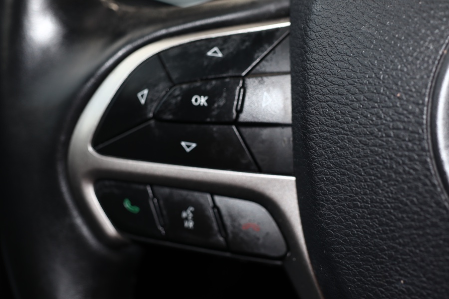 Used Jeep Grand Cherokee Limited 4x4 2019 | Hillside Auto Mall Inc.. Jamaica, New York Used Jeep Grand Cherokee Limited 4x4 2019 | Hillside Auto Mall Inc.. Jamaica, New York